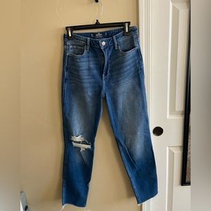 Hollister- Size 5R- Ultra High Rise Mom Jeans